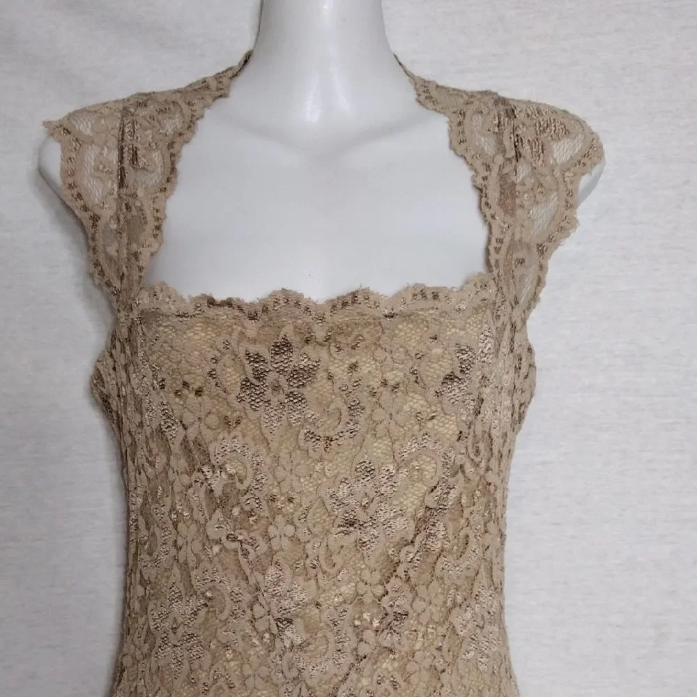 Rubber Ducky Productions Nude/Tan Lace Dress Size Medium